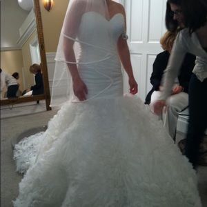 Brand new Dennis Basso "Jessyka" Wedding Dress